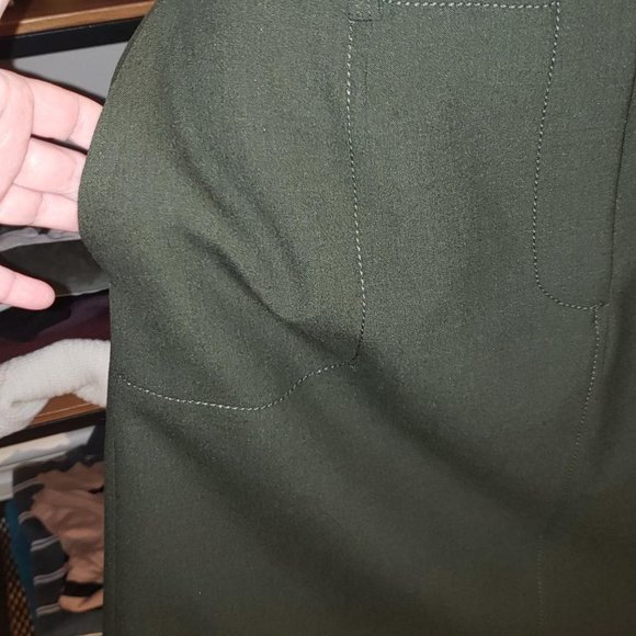 NWT "MADE IN CANADA"  green pocket skirt size 8 medium - Picture 6 of 14